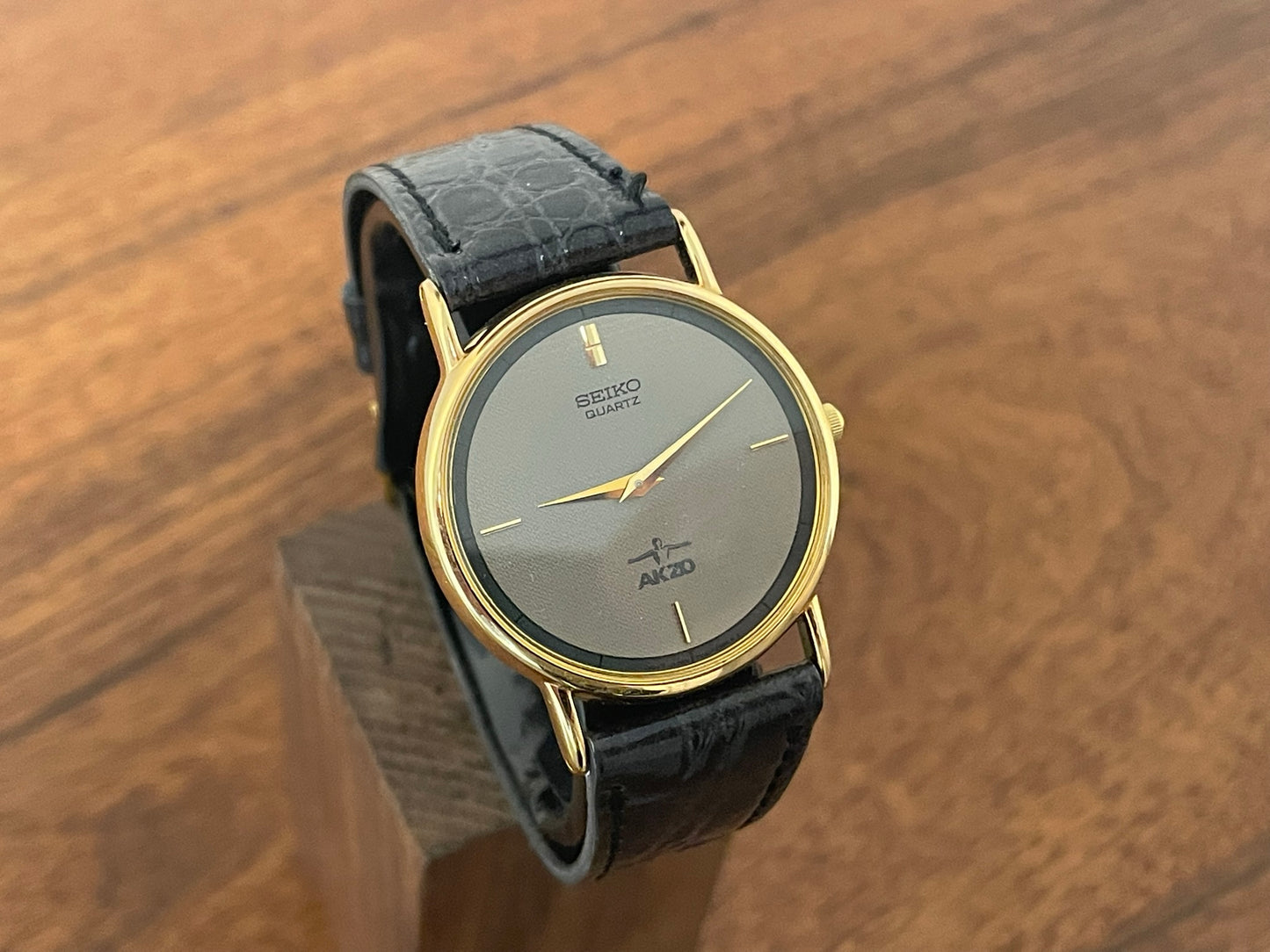 (1989) Seiko 5Y30-7000 dress watch with AKZO brand logo (NOS)