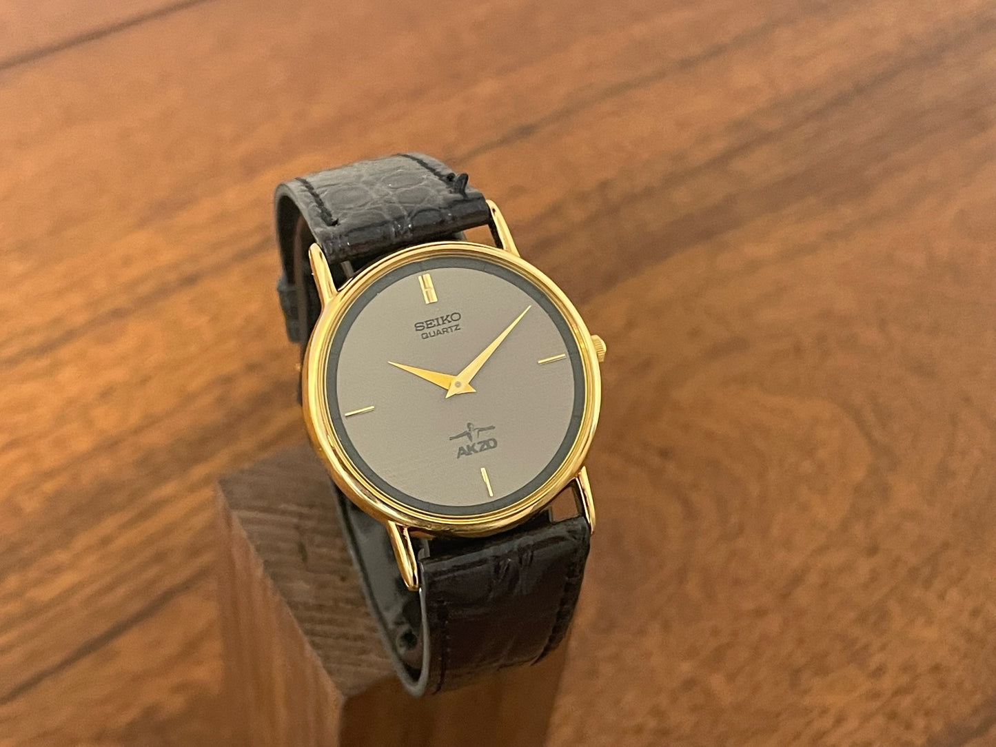 (1989) Seiko 5Y30-7000 dress watch with AKZO brand logo (NOS)