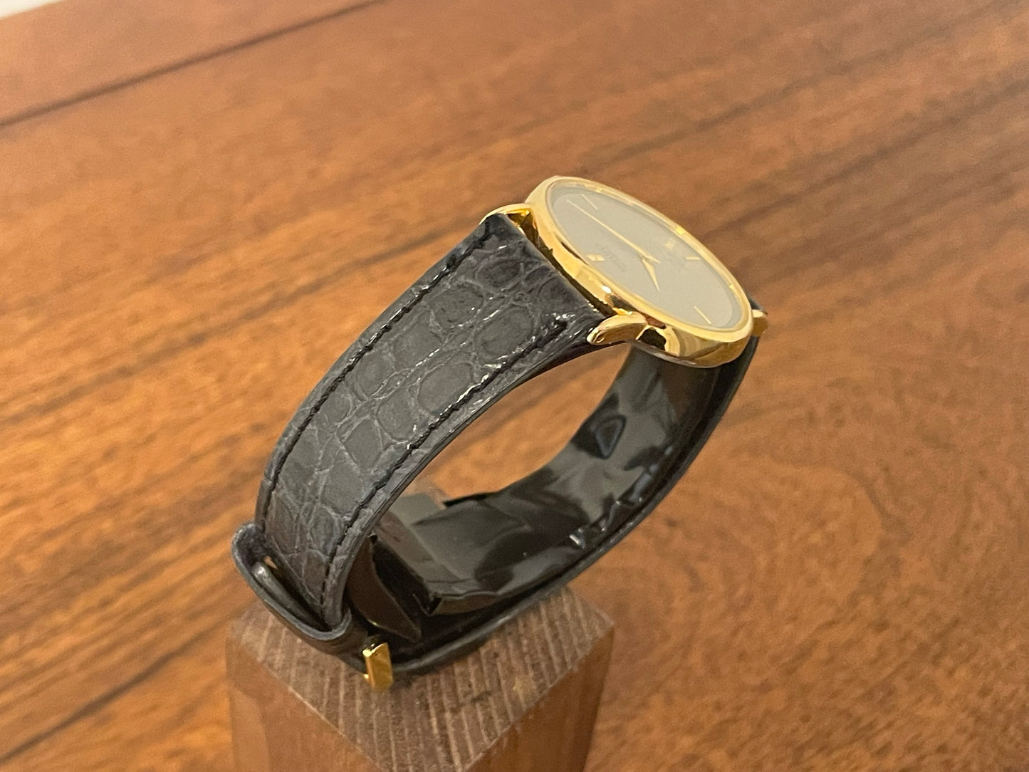 (1989) Seiko 5Y30-7000 dress watch with AKZO brand logo (NOS)