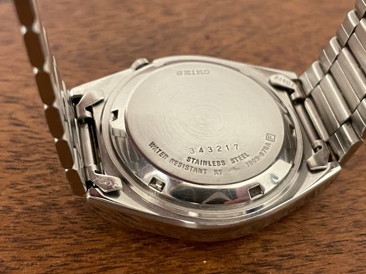 (1983) Seiko 5 Automatic 7009-876A day/date automatic (full service)