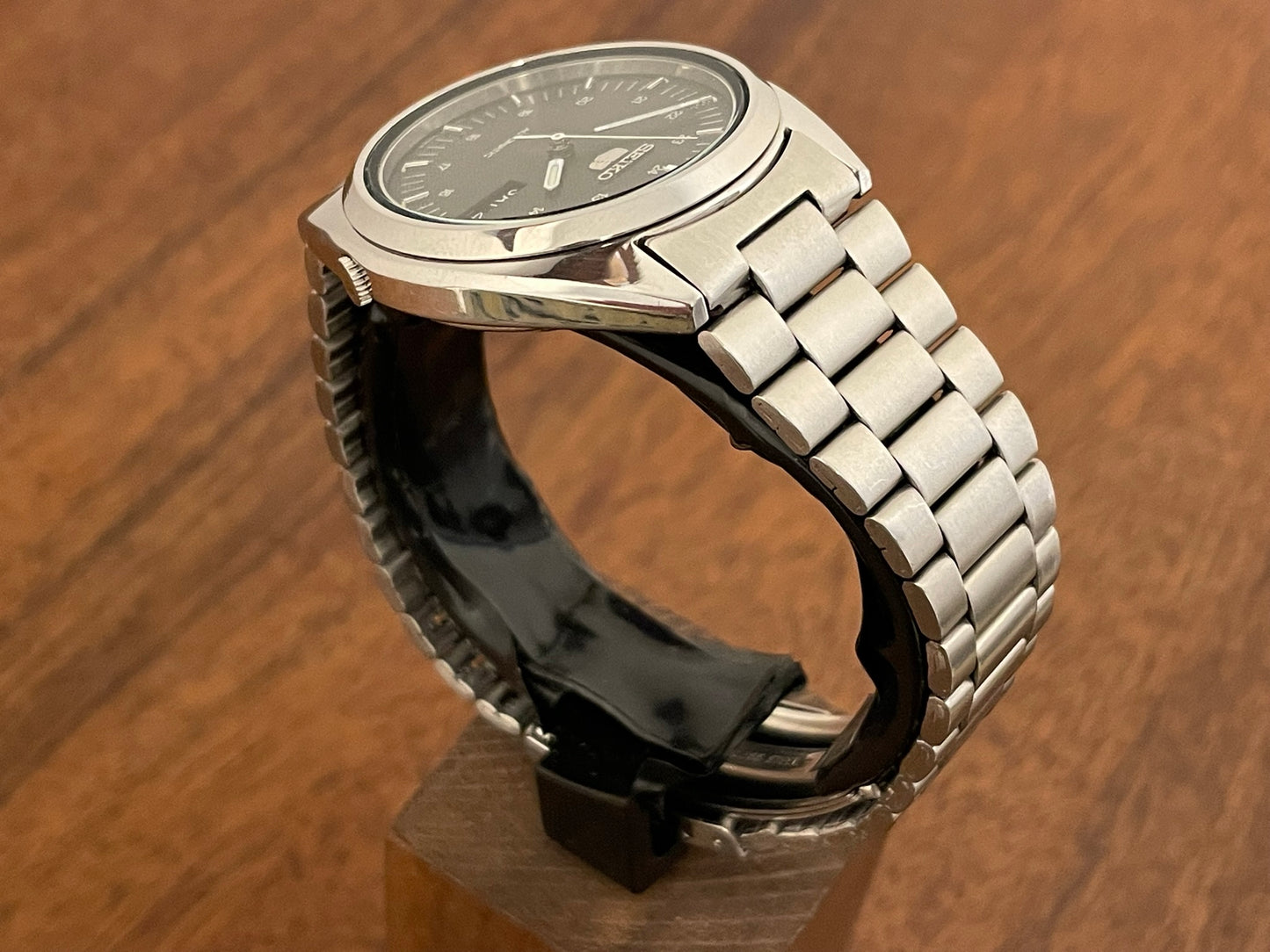 (1983) Seiko 5 Automatic 7009-3040 day/date automatic (Serviced)