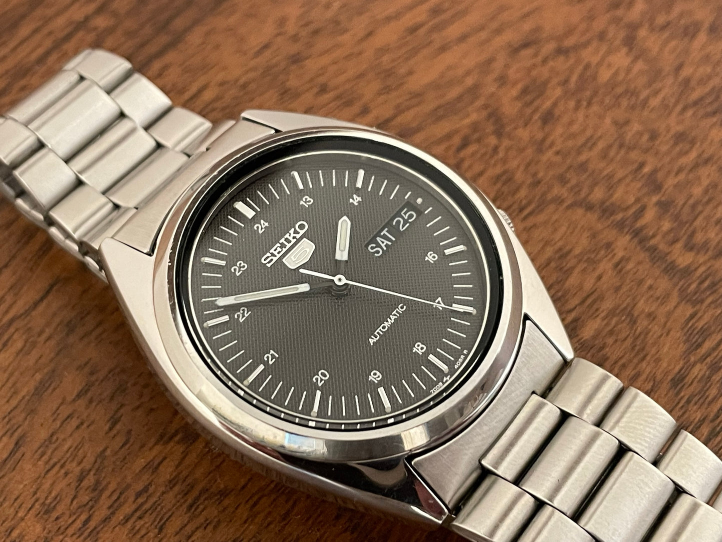 (1983) Seiko 5 Automatic 7009-3040 day/date automatic (Serviced)