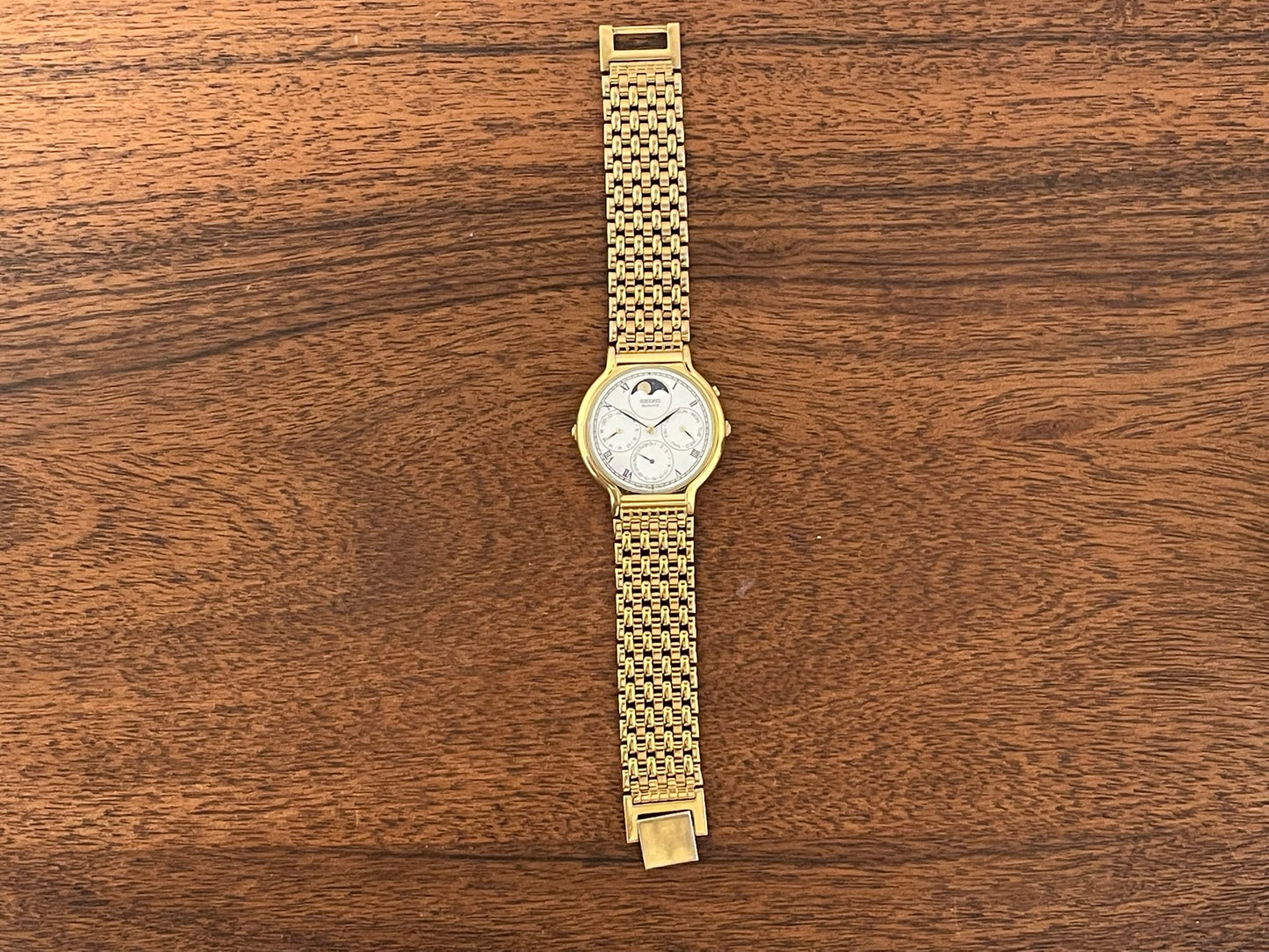 (1988) Seiko 7F38-7030 calendar dress watch with moon phase (serviced)