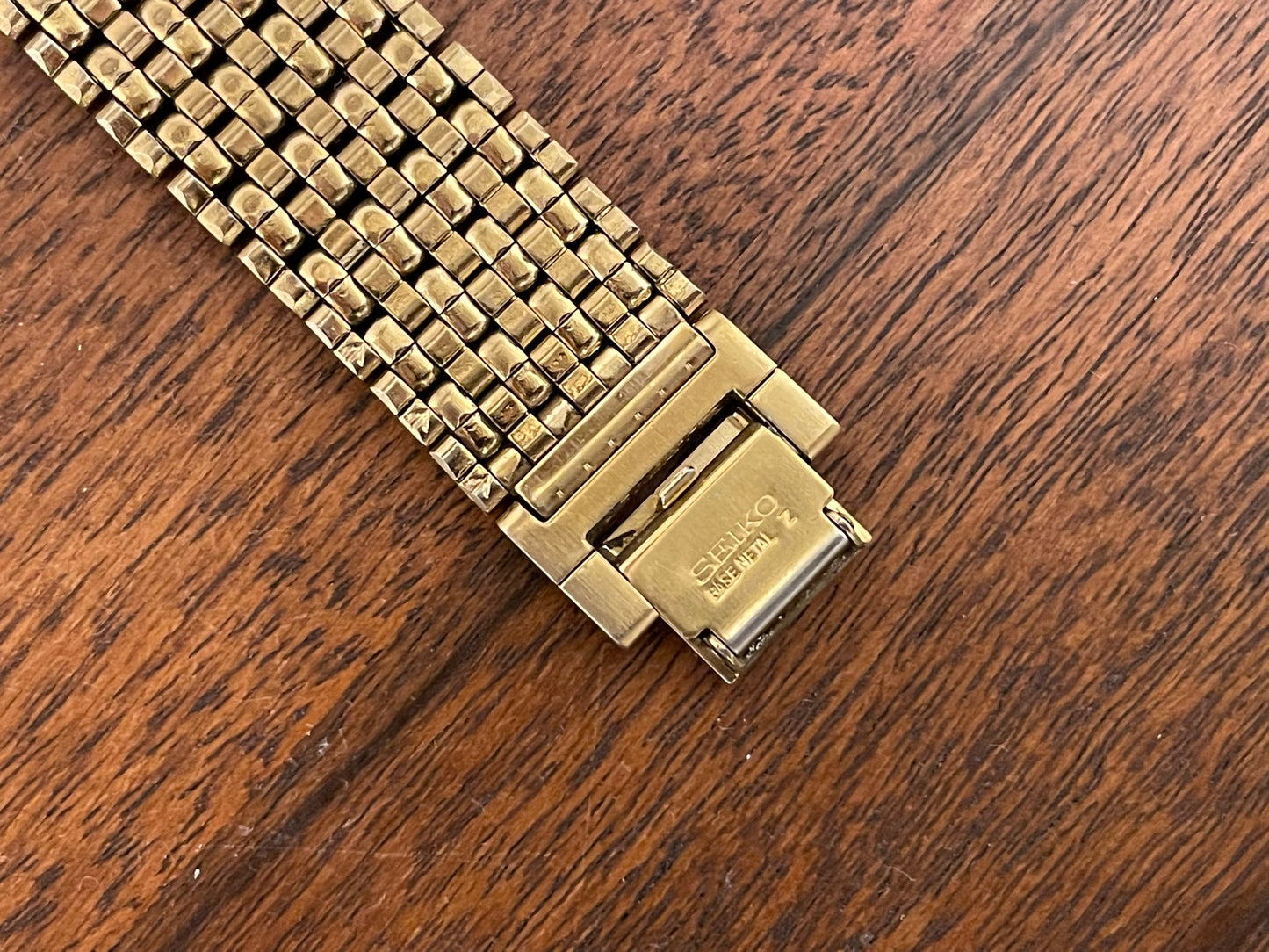 (1988) Seiko 7F38-7030 calendar dress watch with moon phase (serviced)