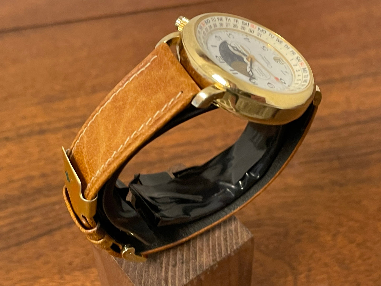 (1980s) Caravelle Perpetual dress watch - white dial with moon phase (serviced)
