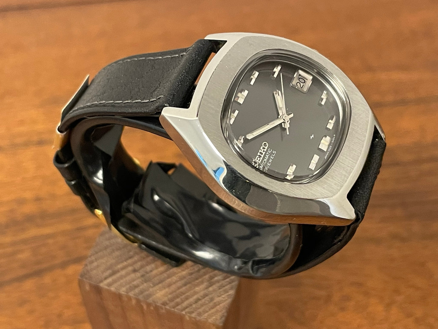 (1977) Seiko 7025-5000 oval case - dark grey "TV dial" (full service)