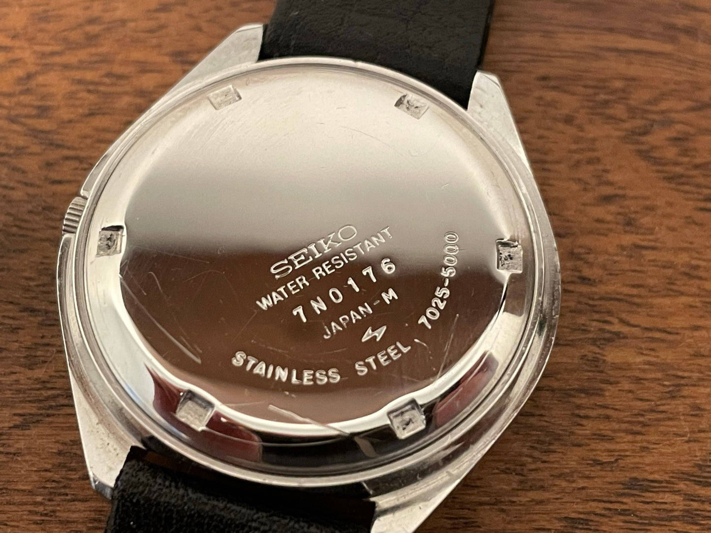 (1977) Seiko 7025-5000 oval case - dark grey "TV dial" (full service)