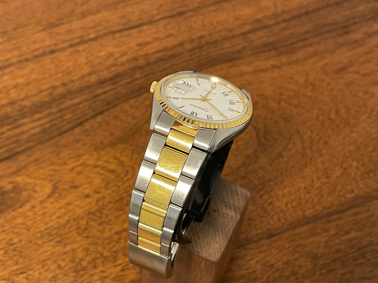 (1980s) Caravelle (manufactured by Bulova) “Datejust” dress watch