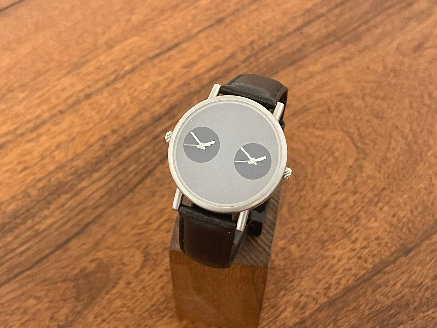 (1990s) Grus Watch dual time dress watch (NOS)