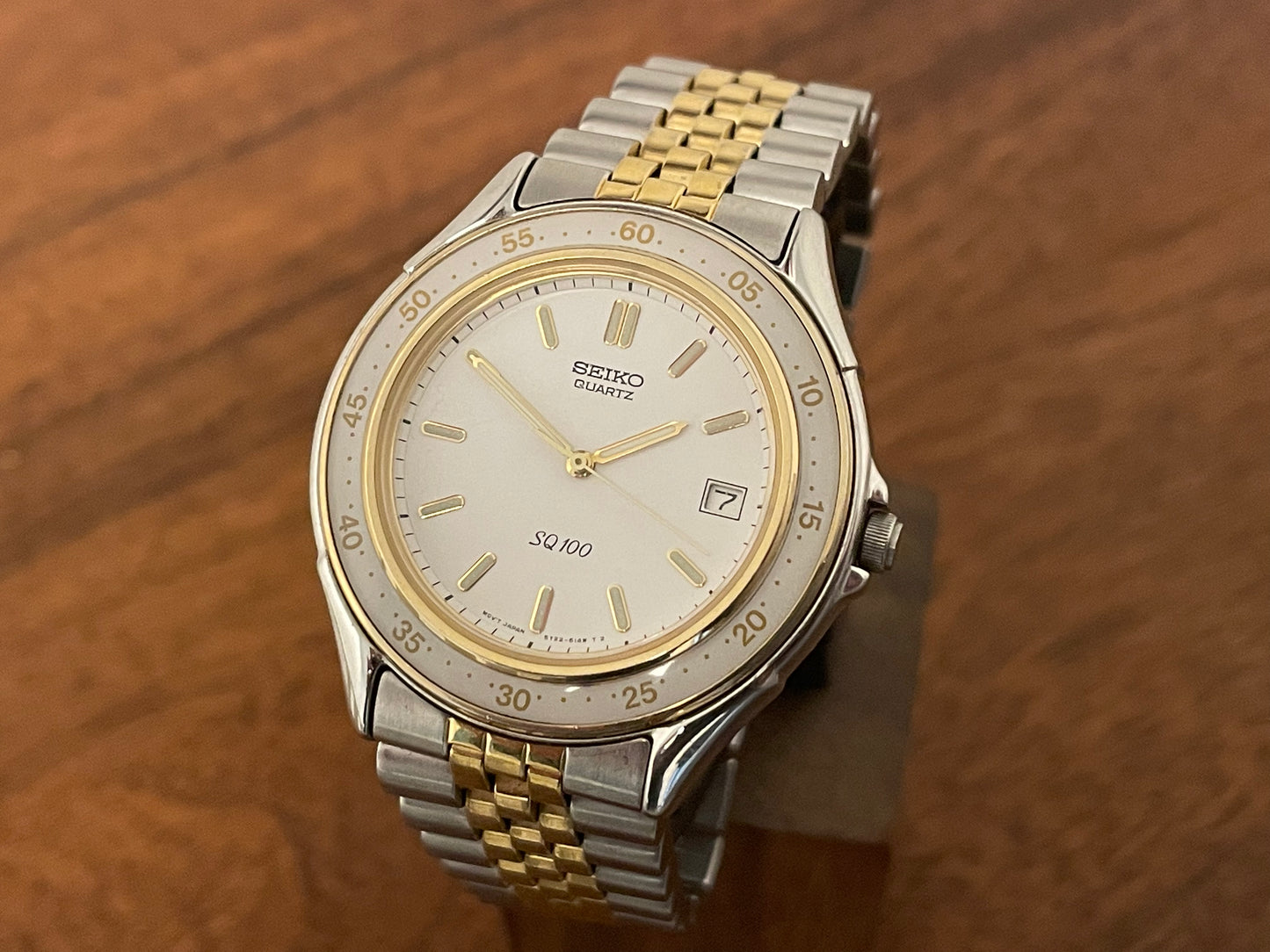 (1990) Seiko 5Y22-607A SQ100