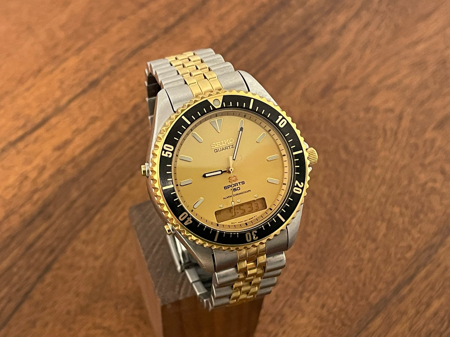 (1991) vintage Seiko H601-8081 Sports 150 Alarm Chronograph (NOS) front view