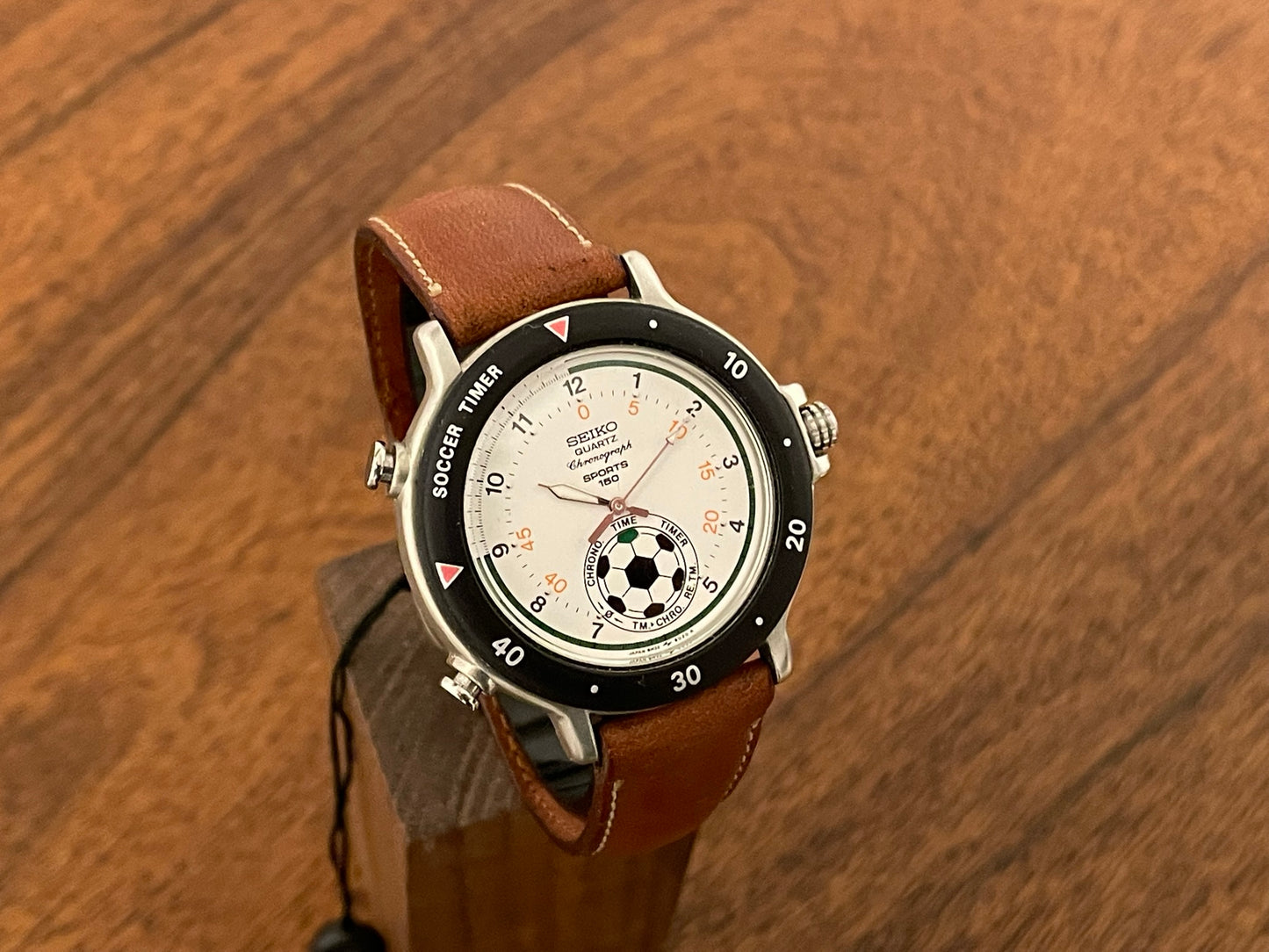 (1989) Seiko 8M32-801B Soccer Timer Sports 150 - white dial w/ black bezel (NOS)