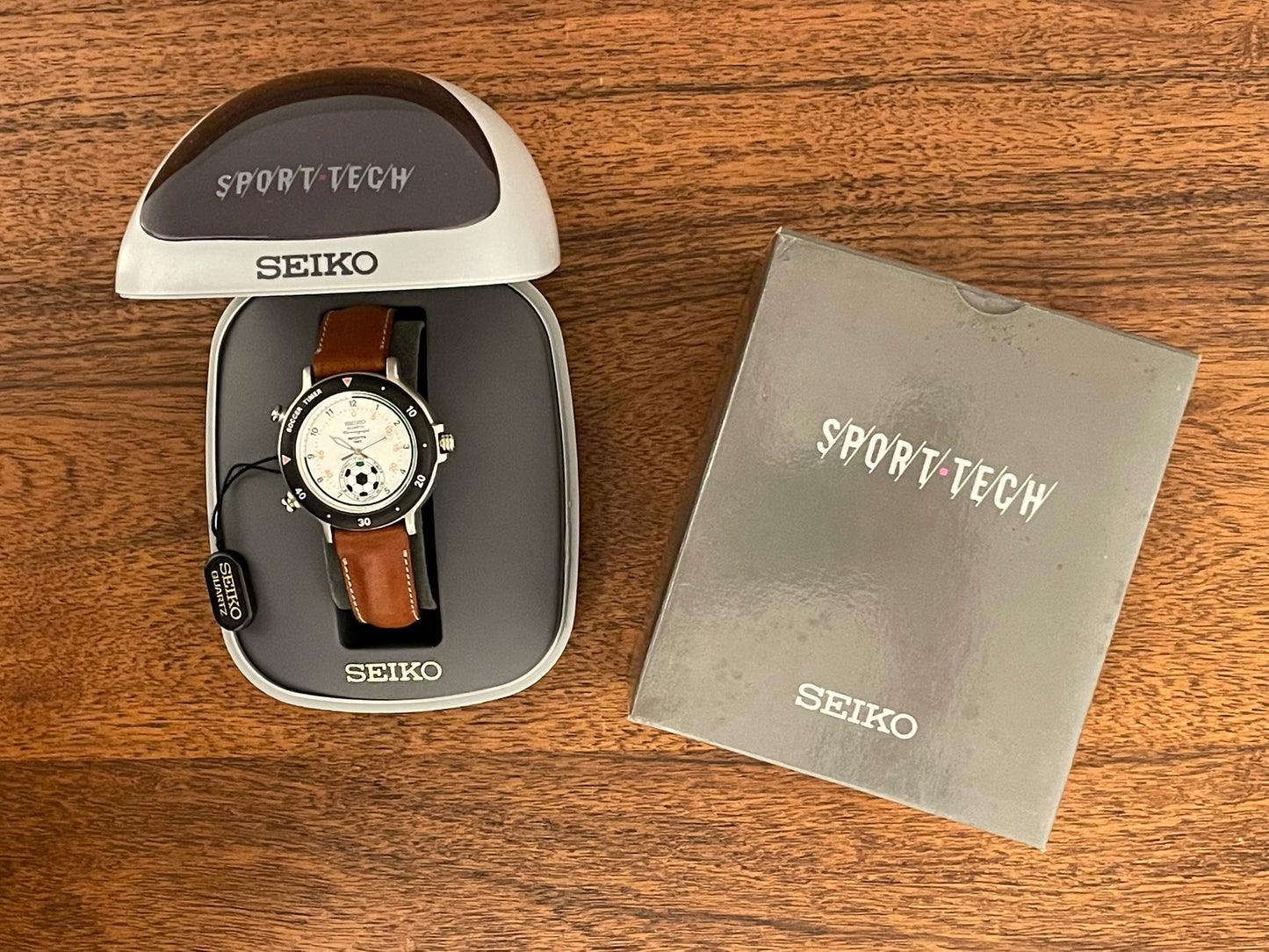 (1989) Seiko 8M32-801B Soccer Timer Sports 150 - white dial w/ black bezel (NOS)