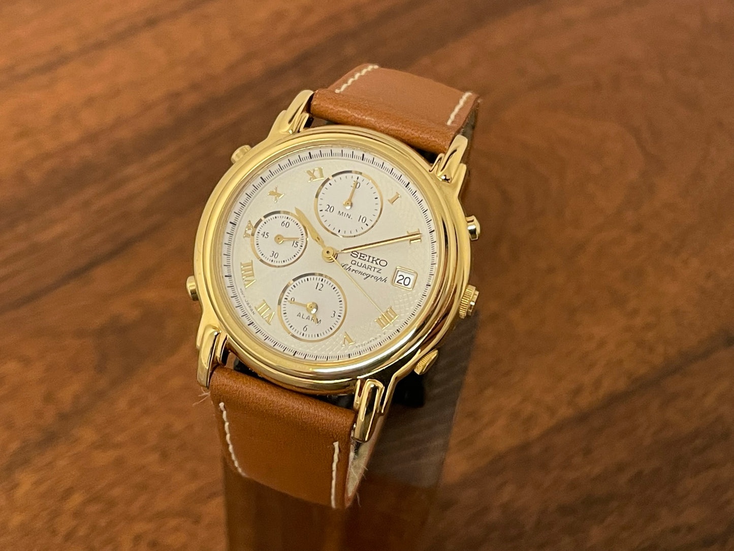 (1993) Seiko 7T32-6F00 Chronograph - creme dial with Roman numerals