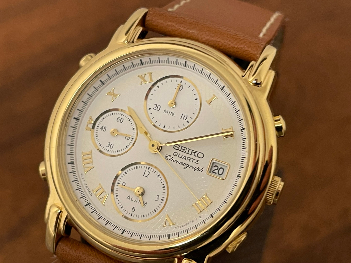 (1993) Seiko 7T32-6F00 Chronograph - creme dial with Roman numerals