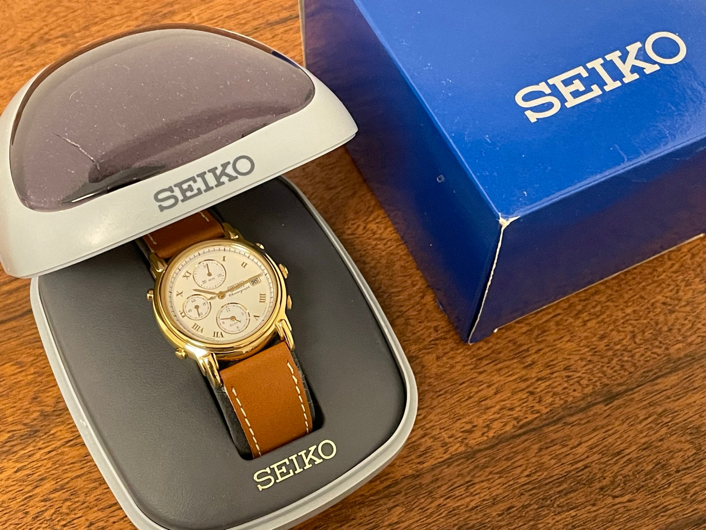 (1993) Seiko 7T32-6F00 Chronograph - creme dial with Roman numerals