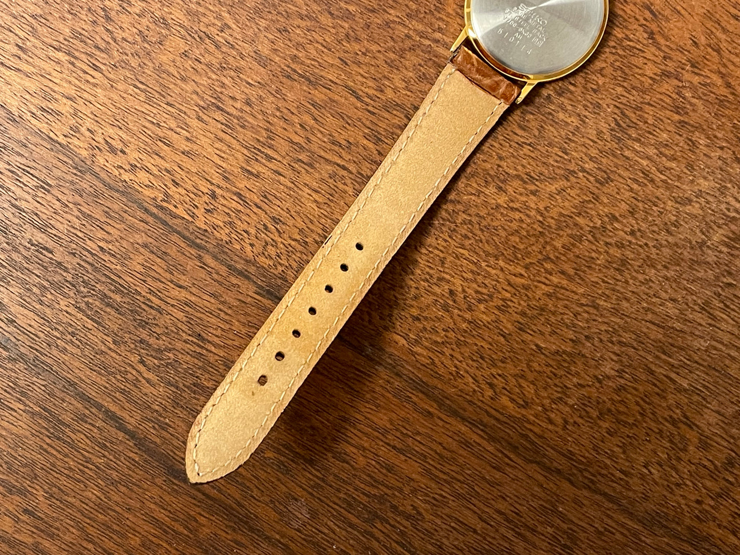 (1995) Seiko V700-6K30 dress watch - white Guilloché dial w/ black Arabic numerals & Breguet hands (NOS)