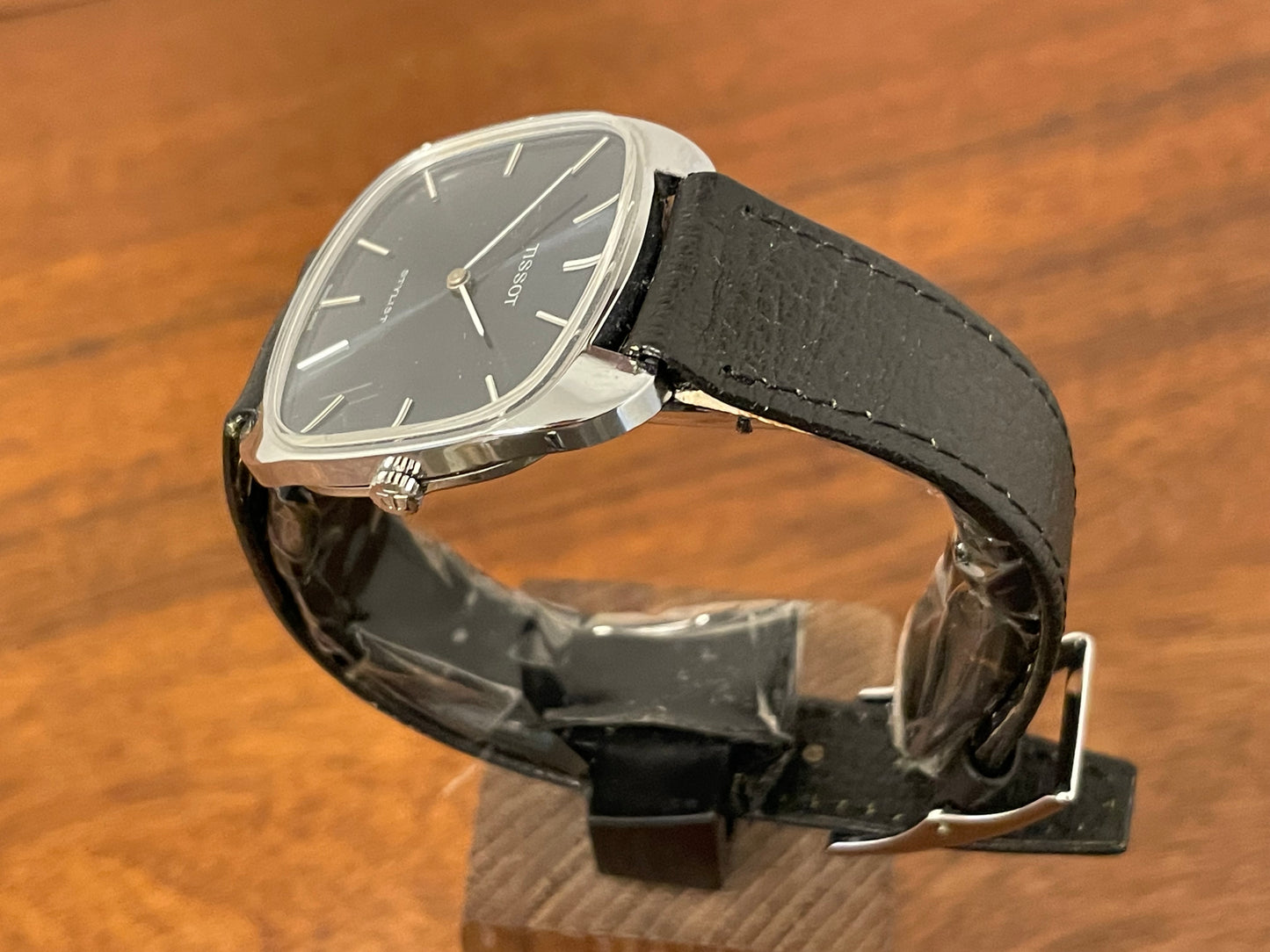 (1970s) Tissot 41436 Stylist dress watch - silver “tv case” - sunburst blue dial w/ silver stick markers (NOS)