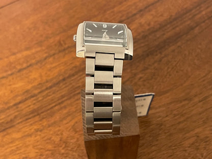 (2002) Seiko 7N32-5A30 - integrated bracelet - black dial w/ white Arabic numerals & markers (NOS)