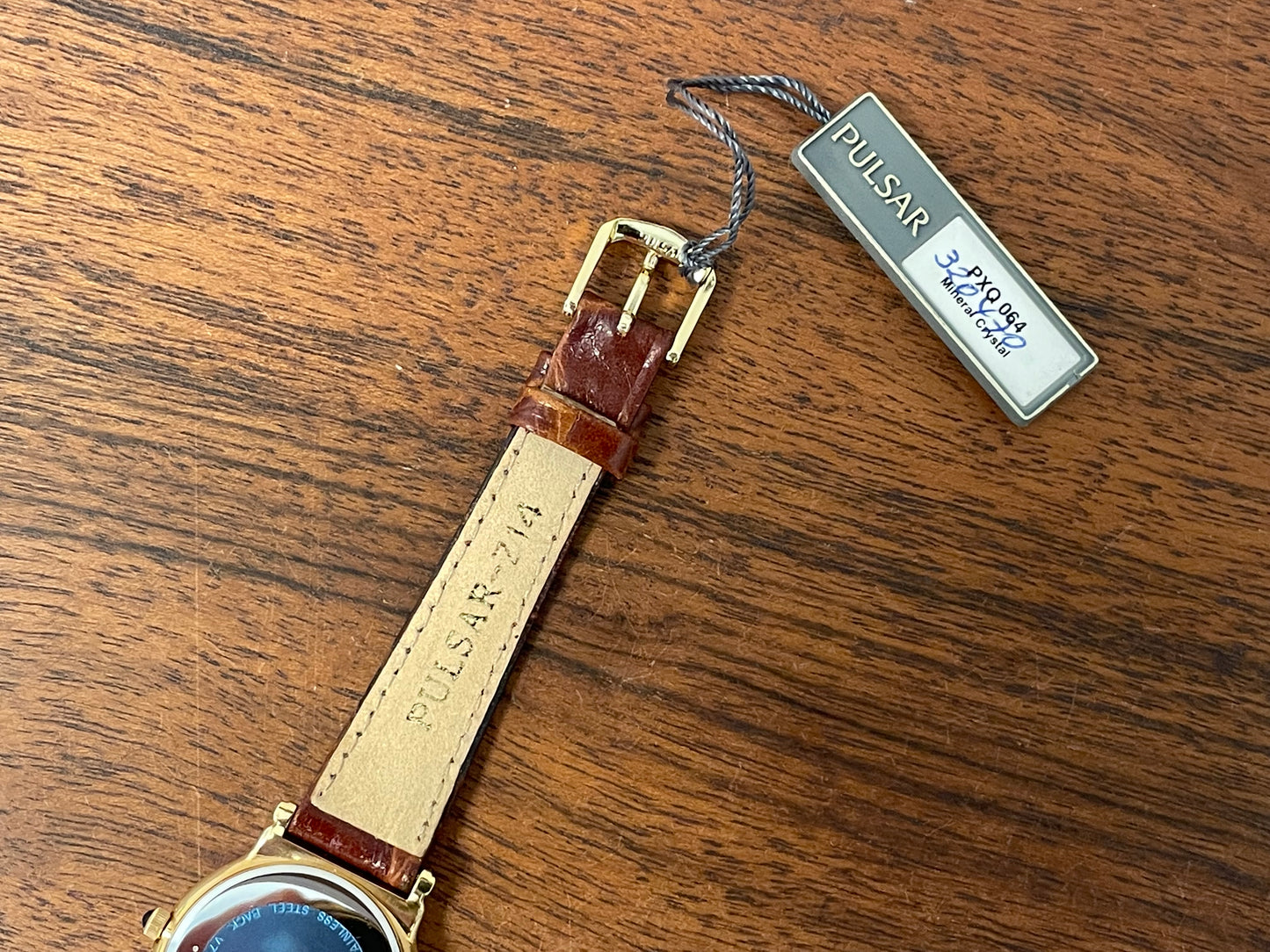 (2002) Pulsar V782-6A80 dress watch  - British green dial w/ gold markers - small size (NOS)