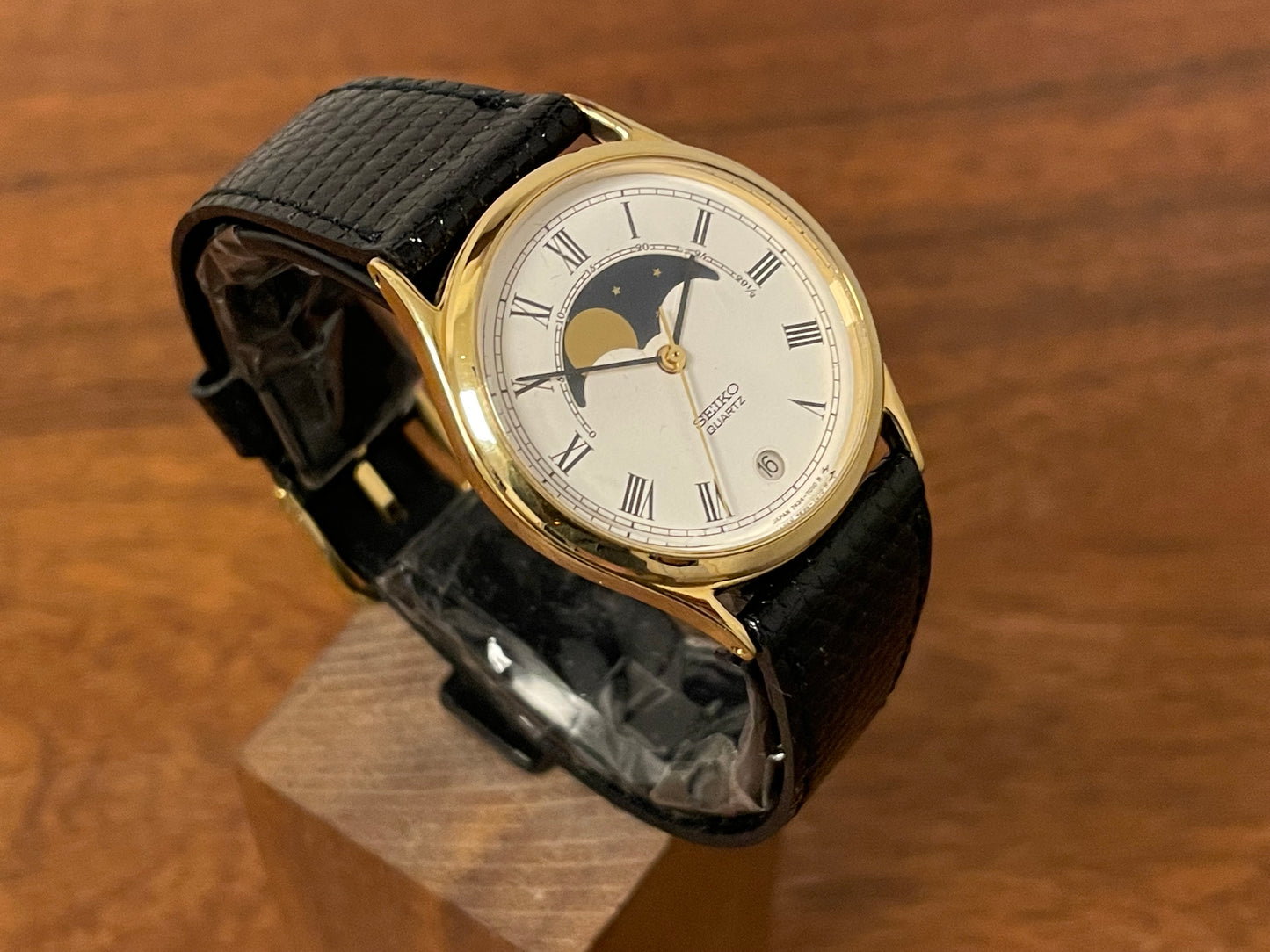 (1984) Seiko 7434-7000 dress watch - cream dial w/ moonphase & Roman numerals