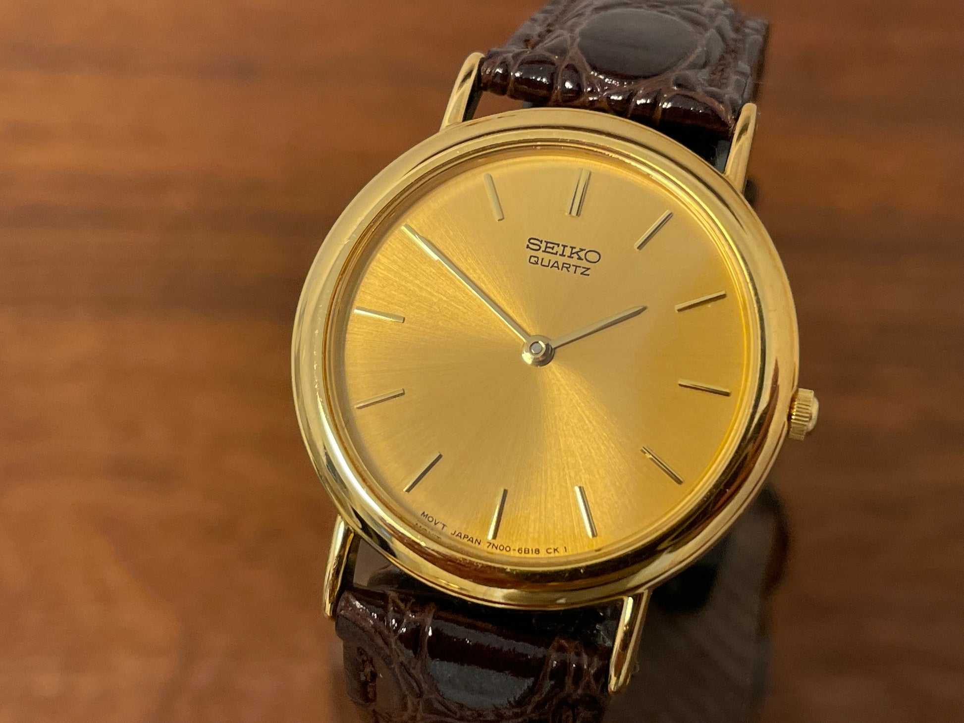 2004) Seiko 7N00-6A70 dress watch -gold dial w/ gold markers - small WATCH WAVE 2004) Seiko 7N00-6A70 dress watch -gold dial w/ gold markers - small WATCH WAVE