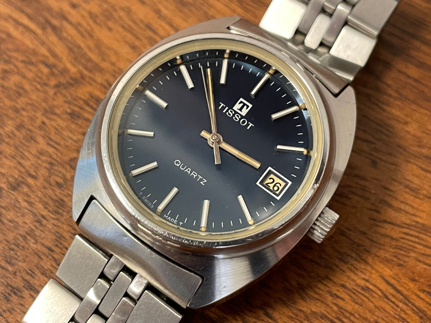 (1970s) Tissot quartz cal. 2030 with blue vertical sunburst dial (full service)