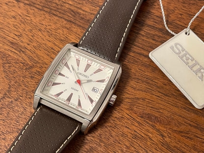 (2007) Seiko 7N42-0DN0 "Tank Jumbo" - white dial w/ red highlights (NOS)