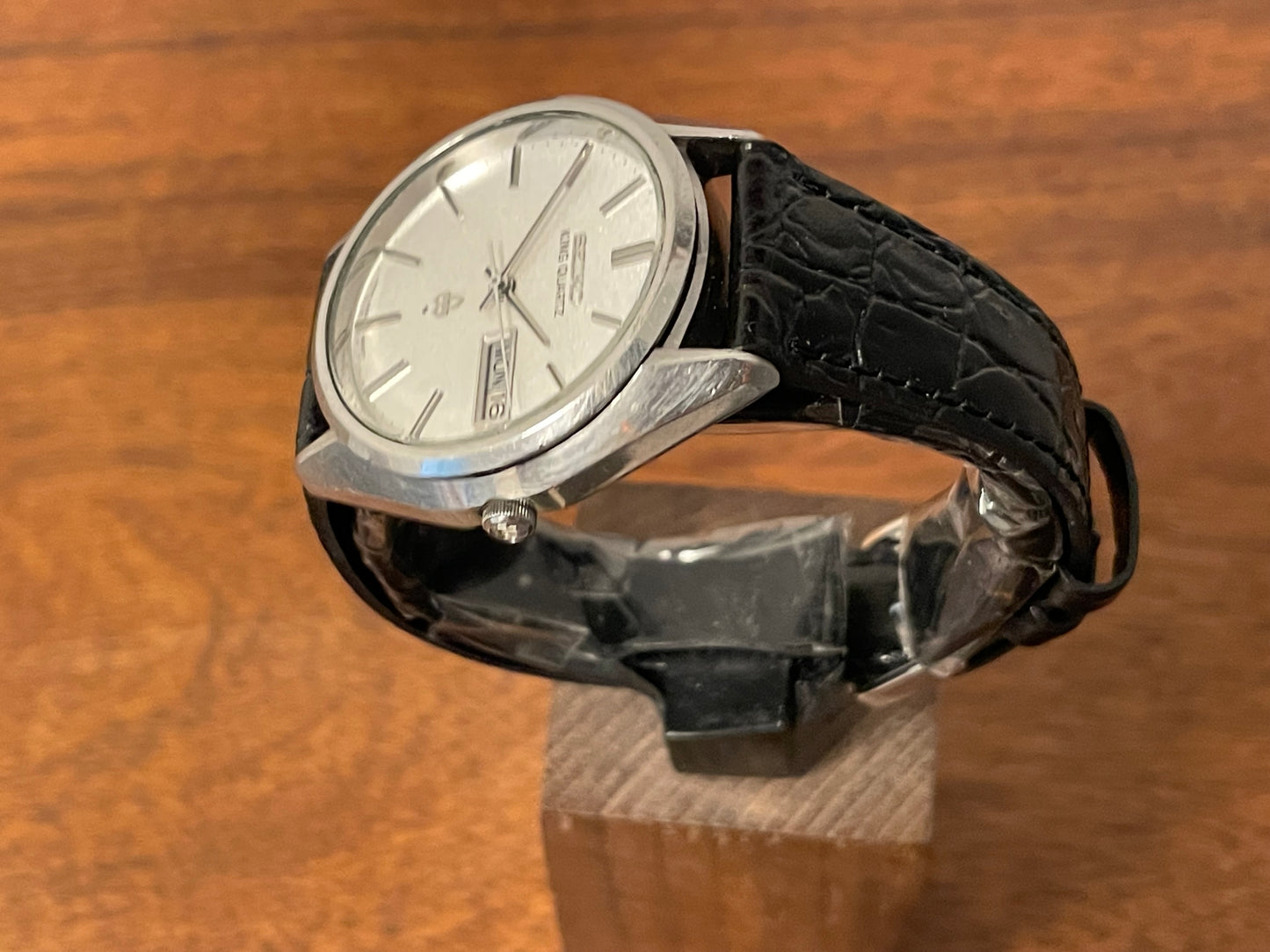 (1975) Seiko 4823-8000 King Quartz - silver grain dial w/ silver markers