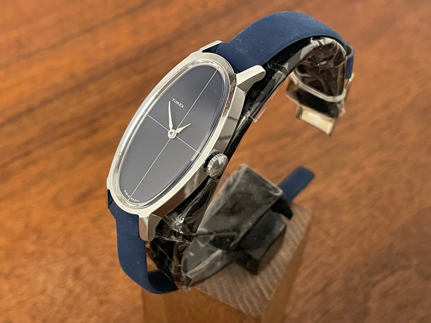 (1970s) Timex 519-105 dress watch - elongated oval case - black cross dial - small size (NOS + full set)
