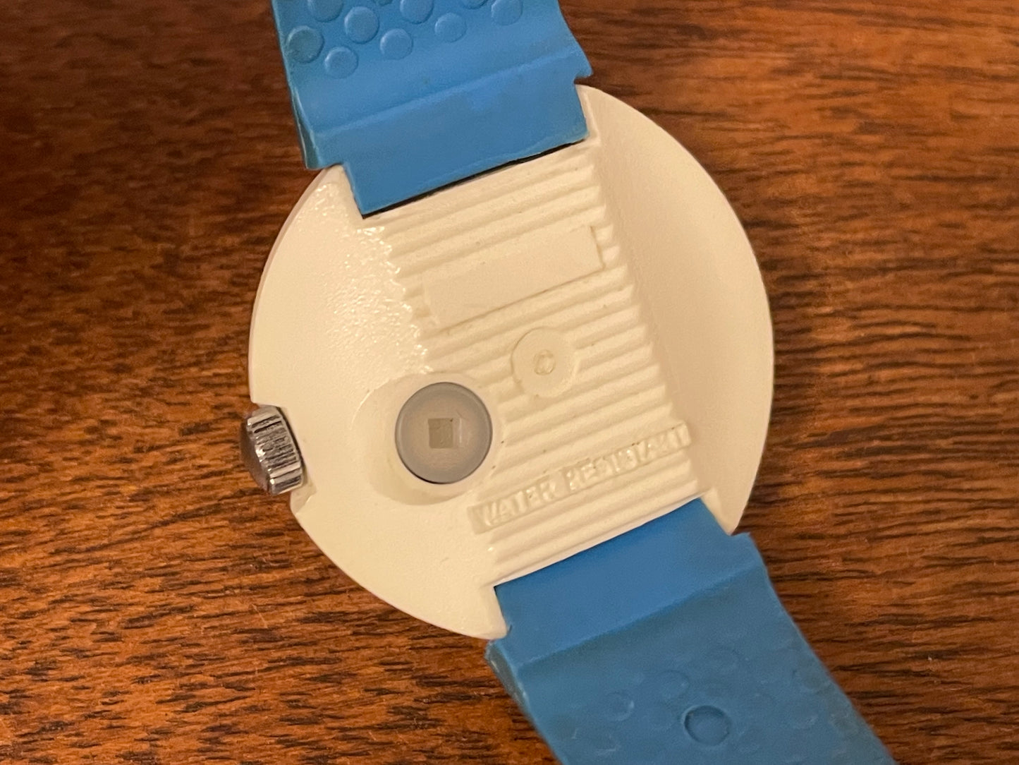 (1970s) Timex 290-181 UFO - white plastic case - blue & white dial w/ silver markers - small size (NOS + full set)