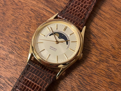(1985) Seiko 2A24-0040 dress watch - champagne dial w/ moonphase & stick markers - small size (NOS)