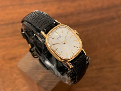 (1981) Seiko 5420-5119 "Ellipse" - gold plated case - silver sunburst dial w/ gold markers - small size (NOS)