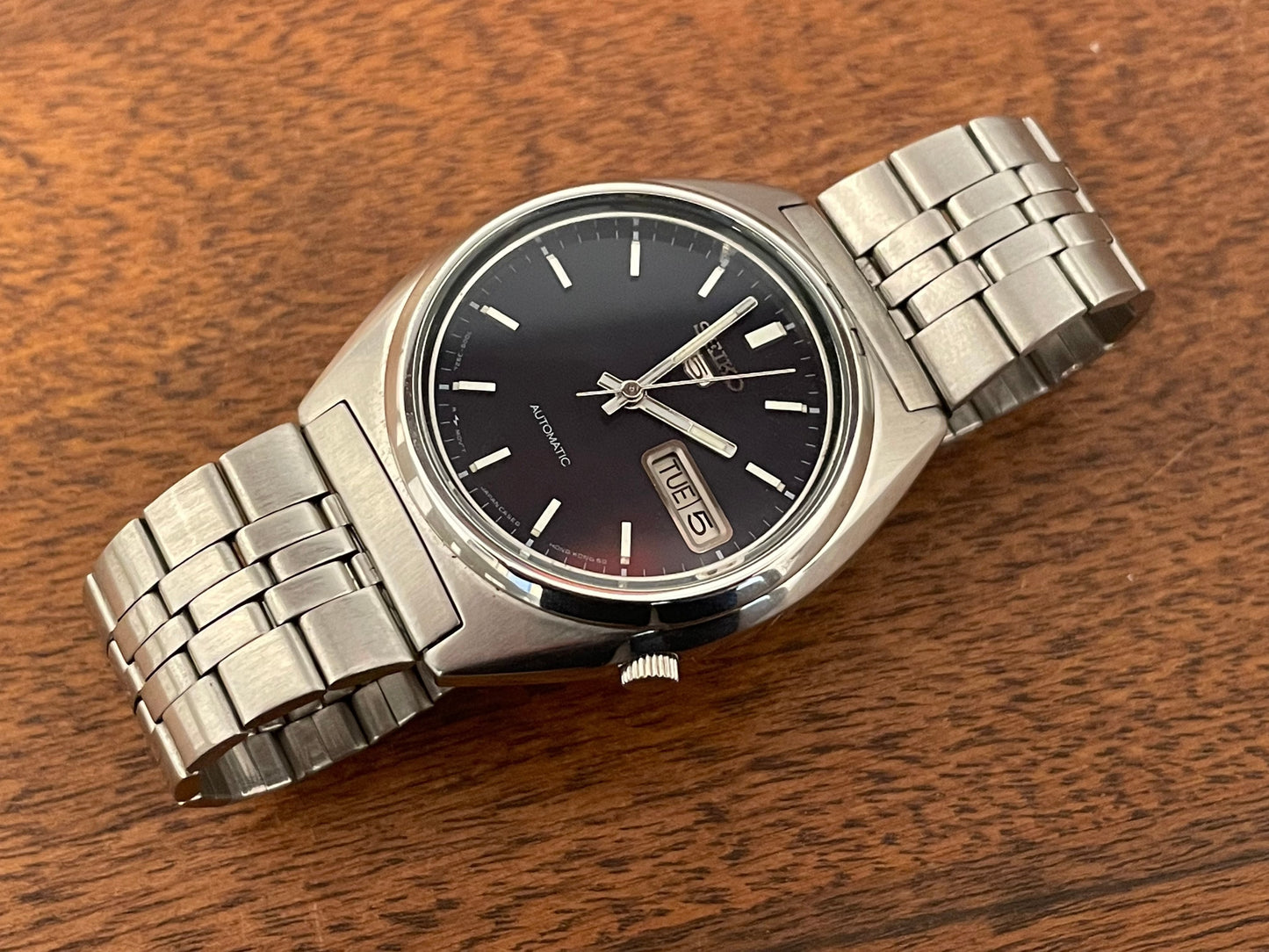 (1985) Seiko 5 Automatic 7009-8331 with dark blue dial (serviced)