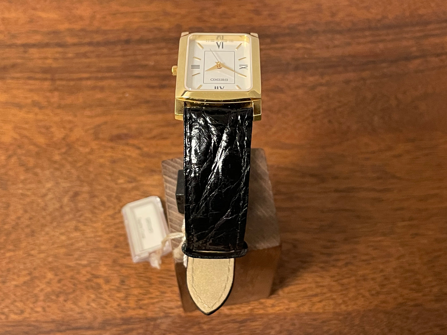 (1990s) Seiko 7N01-0BA8 18K gold collection "tank" - 18k solid gold case - white & cream dial (NOS + full set)