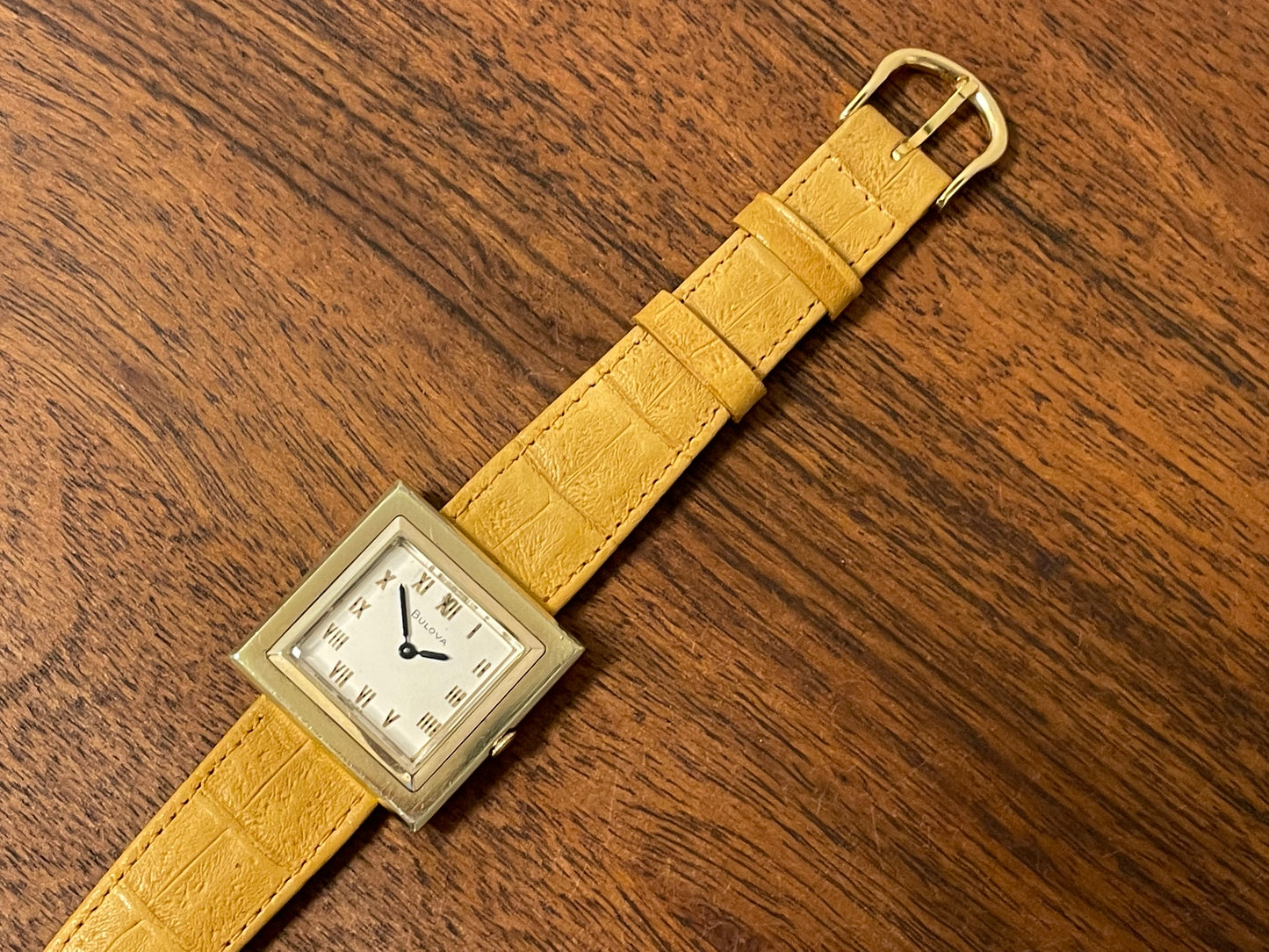 (1969) Bulova 62905-5Y President "G" M9 square dress watch - champagne dial with gold Roman numerals (serviced)