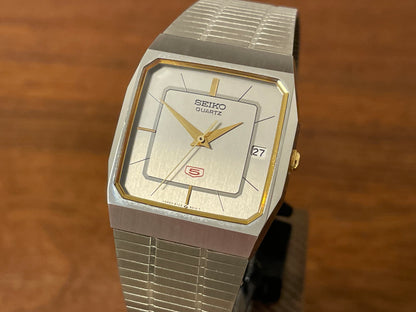 (1985) 5Y02-5010 Seiko 5 quartz - integrated bracelet - silver brushed dial w/ stick markers (mint)