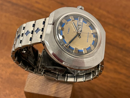 (1970s) Timex 278-515 "UFO" - silver case - silver brushed dial w/ silver markers - (NOS + full set)