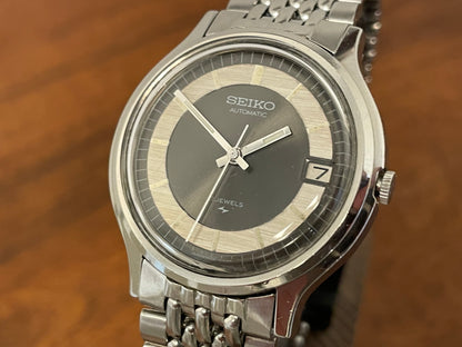 (1975) Seiko 7005-7110 automatic 17 jewels - "bullseye" dial w/ date window