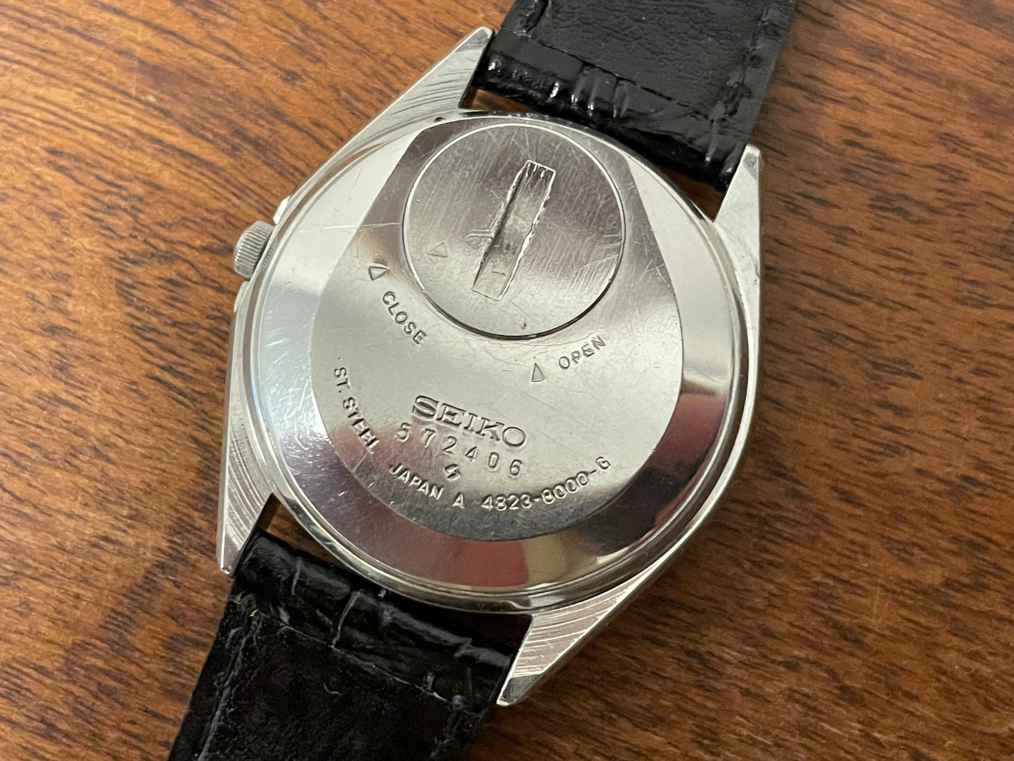 (1975) Seiko 4823-8000 King Quartz - silver grain dial w/ silver markers