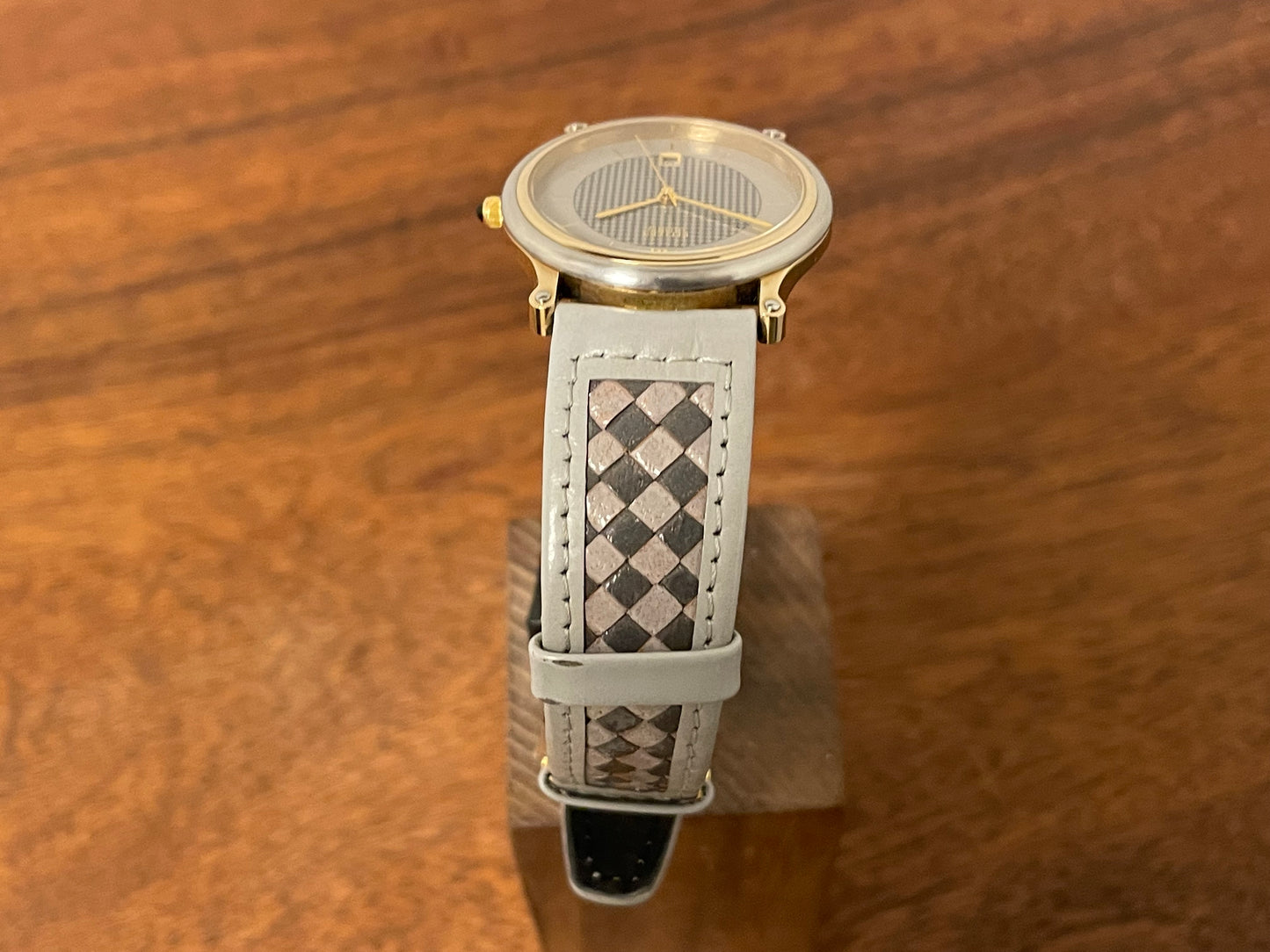 (1986) Citizen 2810-956141 SA dress watch - checkered dial w/ gold markers (NOS)