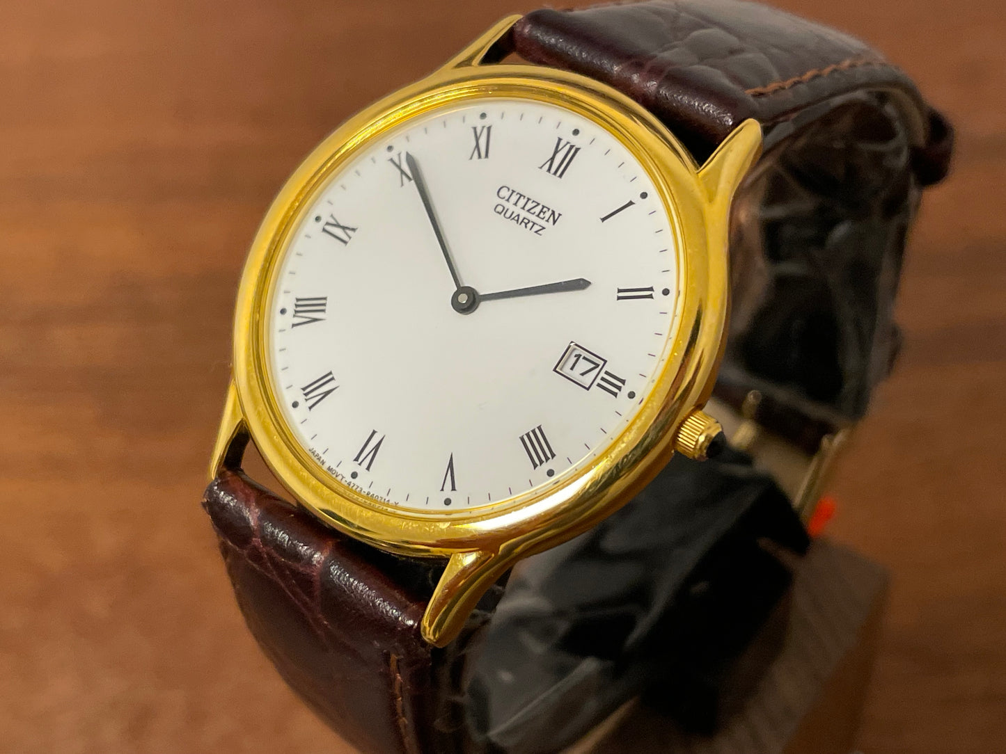 (1995) Citizen QF0838-05A Ore Felici dress watch - white dial w/ black Roman numerals (NOS)