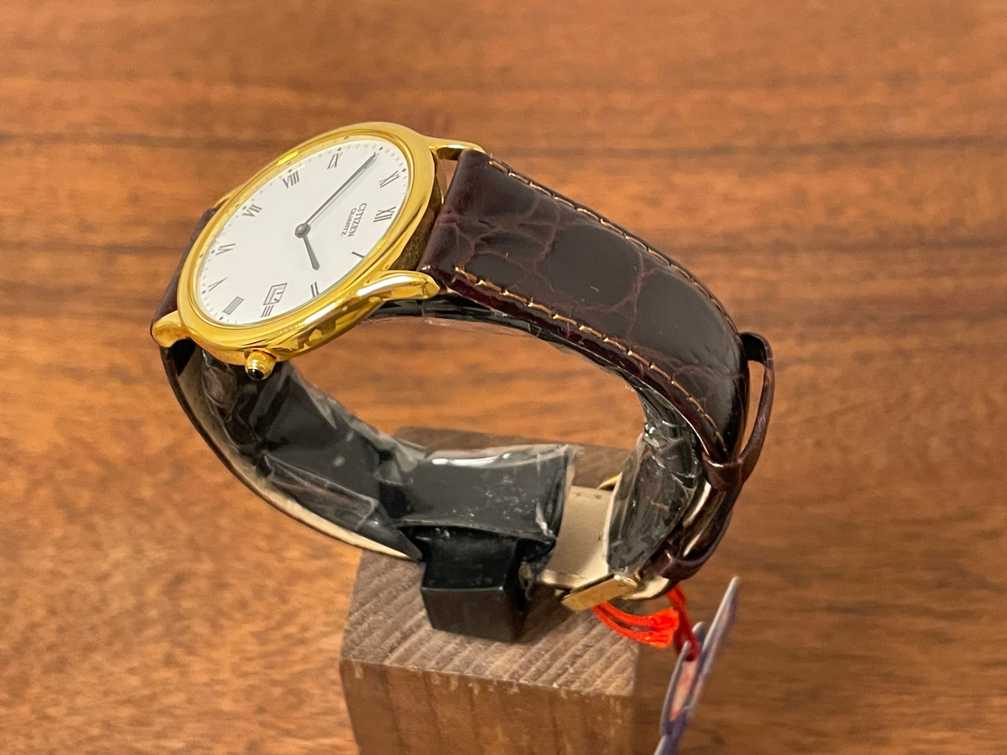 (1995) Citizen QF0838-05A Ore Felici dress watch - white dial w/ black Roman numerals (NOS)