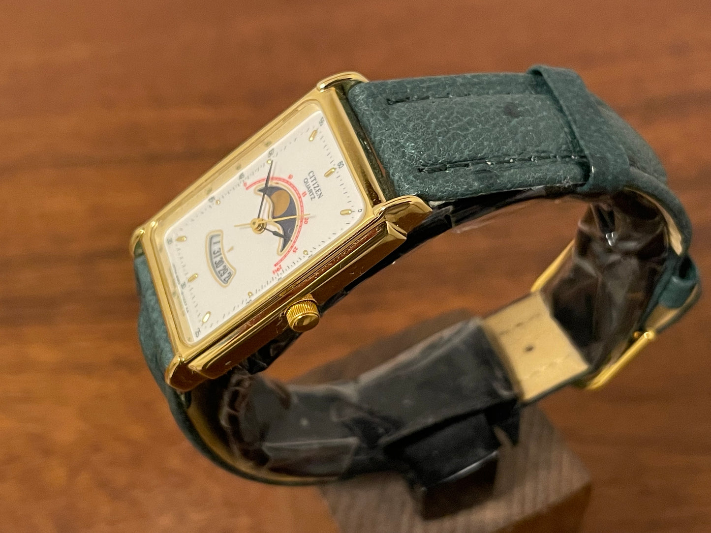 (1990) Citizen 6085-Y56376 “Tank” - white dial w/ moonphase & gold stick markers (mint)
