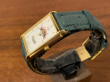 (1990) Citizen 6085-Y56376 “Tank” - white dial w/ moonphase & gold stick markers (mint)