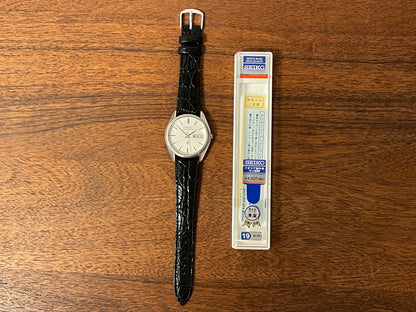 (1975) Seiko 4823-8000 King Quartz - silver grain dial w/ silver markers