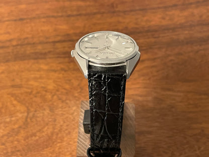 (1975) Seiko 4823-8000 King Quartz - silver grain dial w/ silver markers