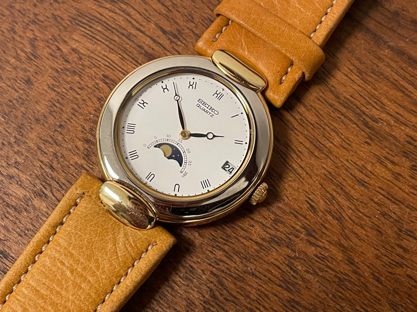 (1997) Seiko 6F29-6000 dress watch - White dial w/ moonphase complication (NOS)