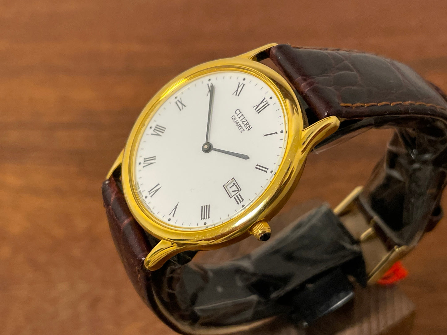 (1995) Citizen QF0838-05A Ore Felici dress watch - white dial w/ black Roman numerals (NOS)