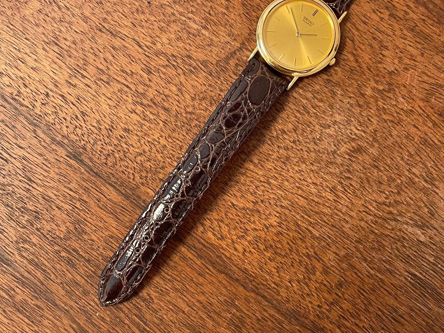 (2004) Seiko 7N00-6A70 dress watch -gold dial w/ gold markers - small size (NOS)